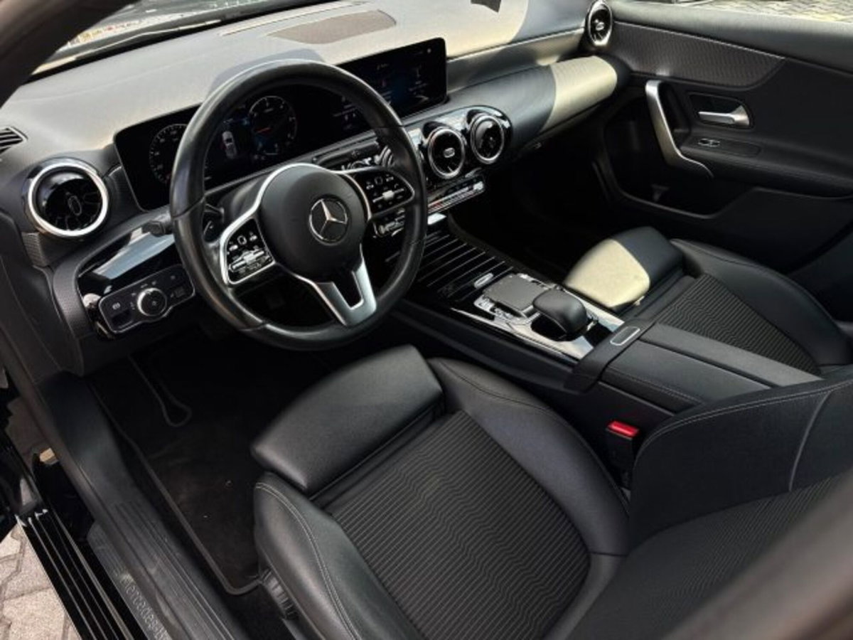 Mercedes-Benz Classe A Sedan 180 d Automatic 4p. Sport (10)