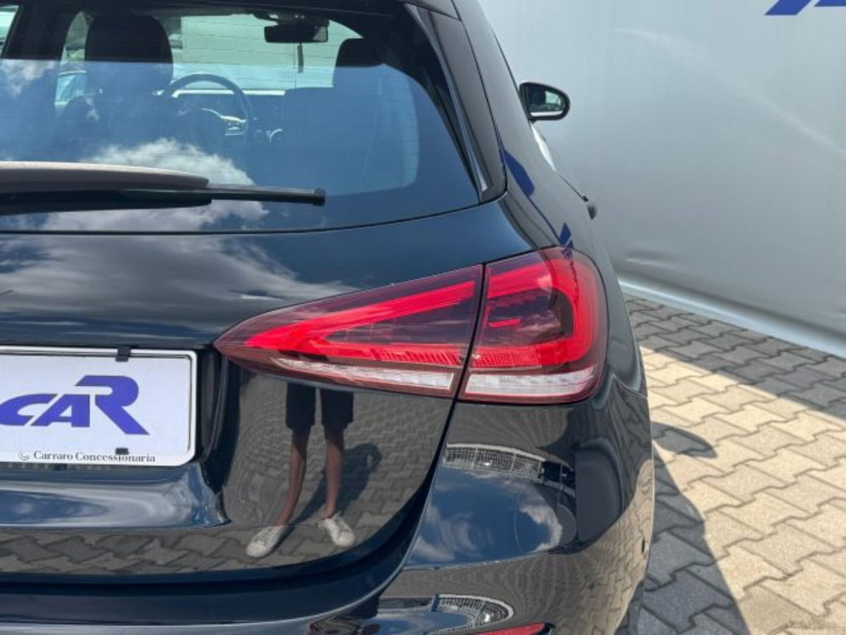 Mercedes-Benz Classe A Sedan 180 d Automatic 4p. Sport (14)