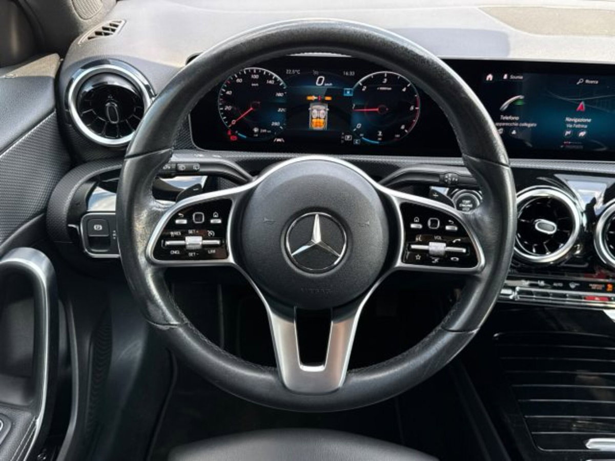Mercedes-Benz Classe A Sedan 180 d Automatic 4p. Sport (6)