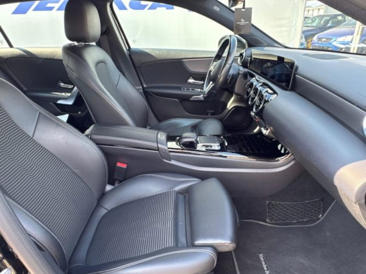 Mercedes-Benz Classe A Sedan 180 d Automatic 4p. Sport (9)