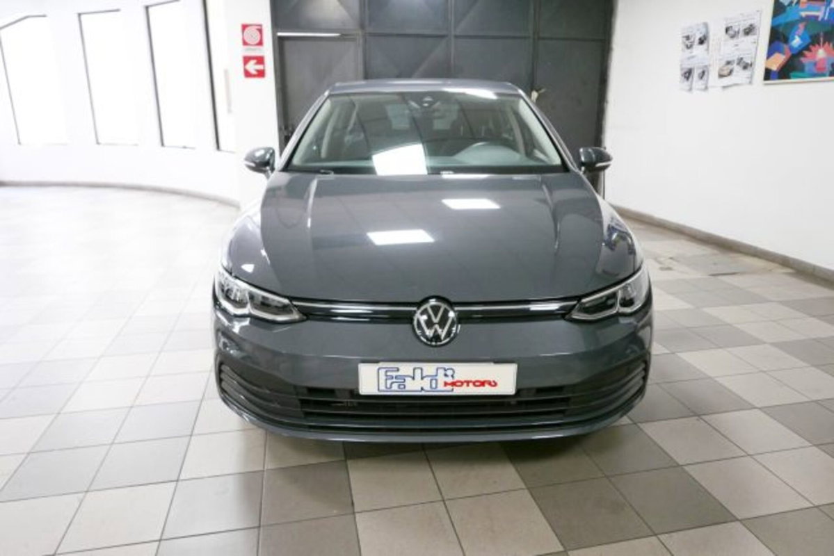 Volkswagen Golf Variant 1.0 eTSI EVO DSG Life (2)