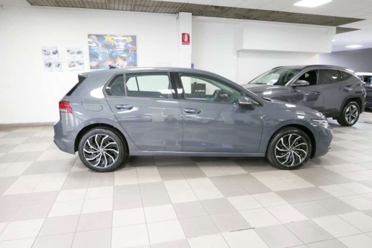 Volkswagen Golf Variant 1.0 eTSI EVO DSG Life (3)