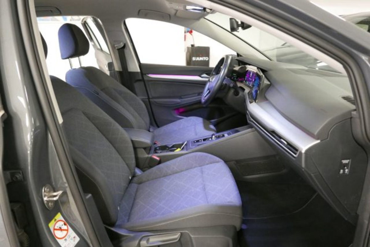 Volkswagen Golf Variant 1.0 eTSI EVO DSG Life (9)