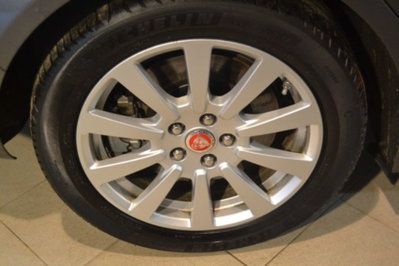 Jaguar XE 2.0 D Turbo 180 CV AWD aut. Portfolio (10)