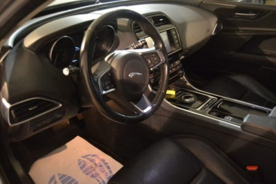 Jaguar XE 2.0 D Turbo 180 CV AWD aut. Portfolio (12)