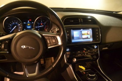 Jaguar XE 2.0 D Turbo 180 CV AWD aut. Portfolio (16)