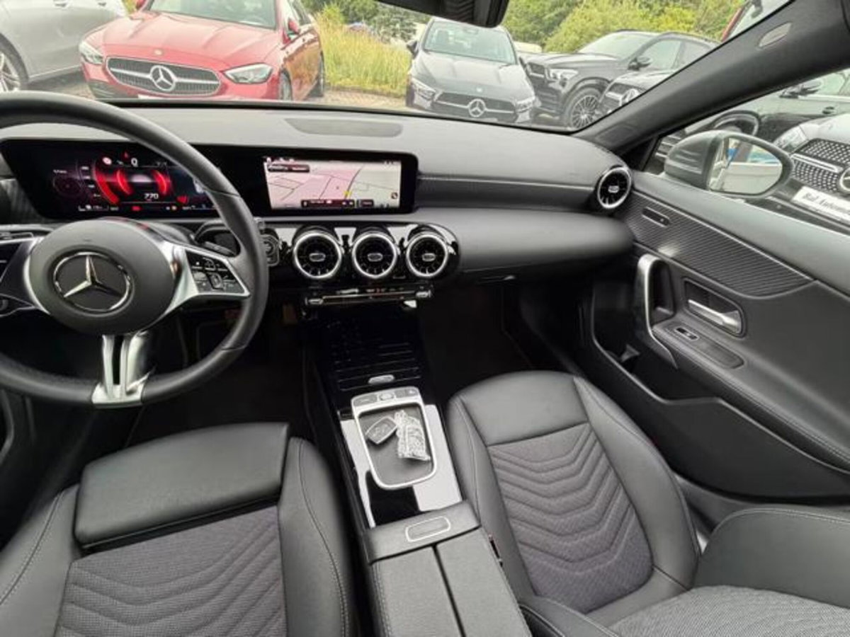Mercedes-Benz Classe A Sedan 180 d Progressive Advanced Plus auto (15)