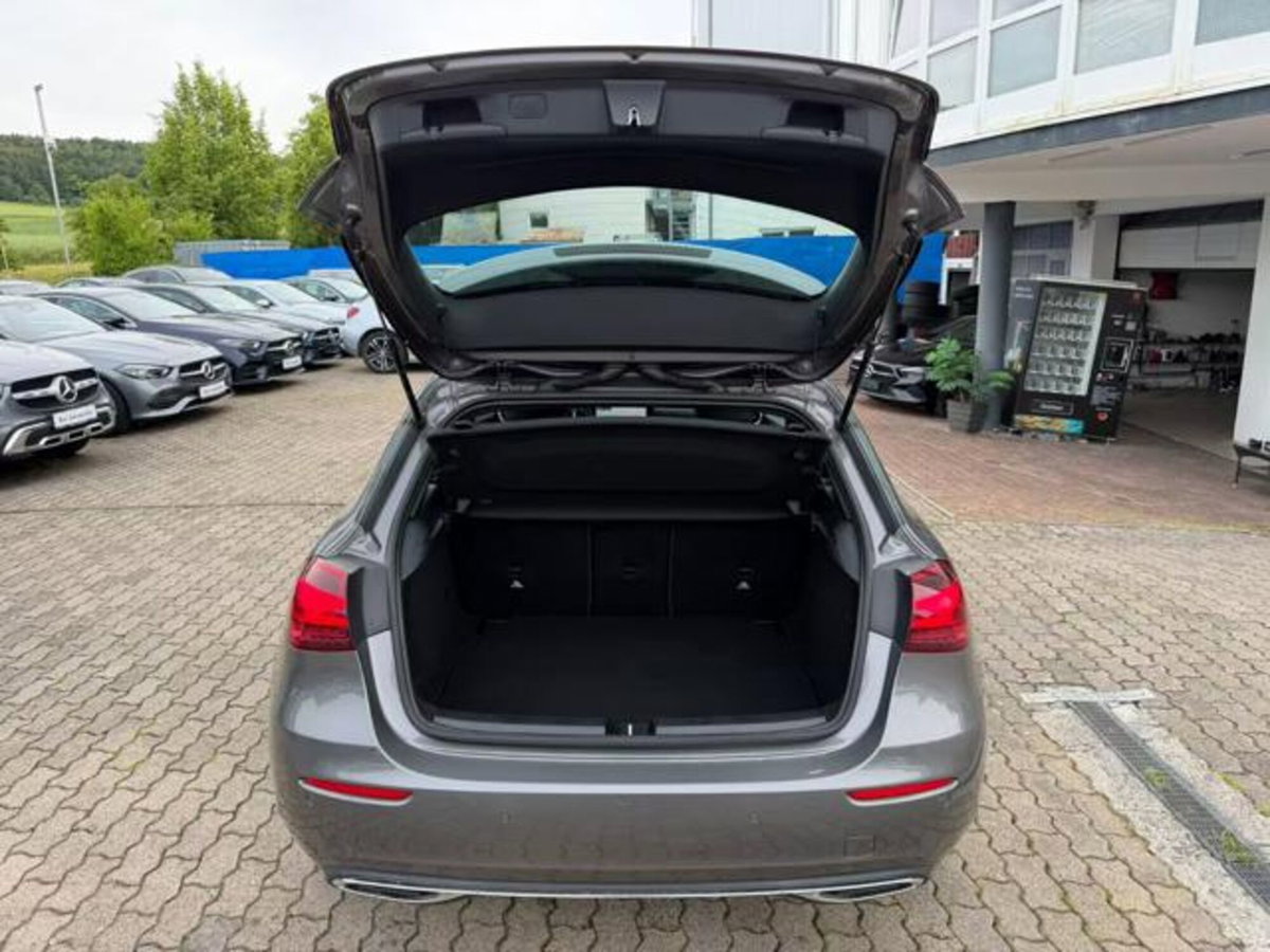 Mercedes-Benz Classe A Sedan 180 d Progressive Advanced Plus auto (16)