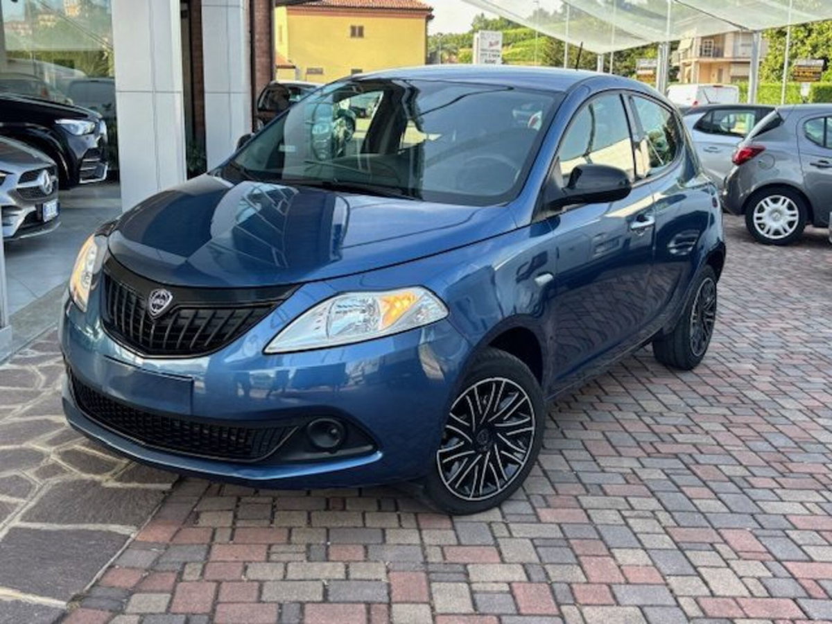 Lancia Ypsilon 1.0 FireFly 5 porte S&S Hybrid Silver Plus