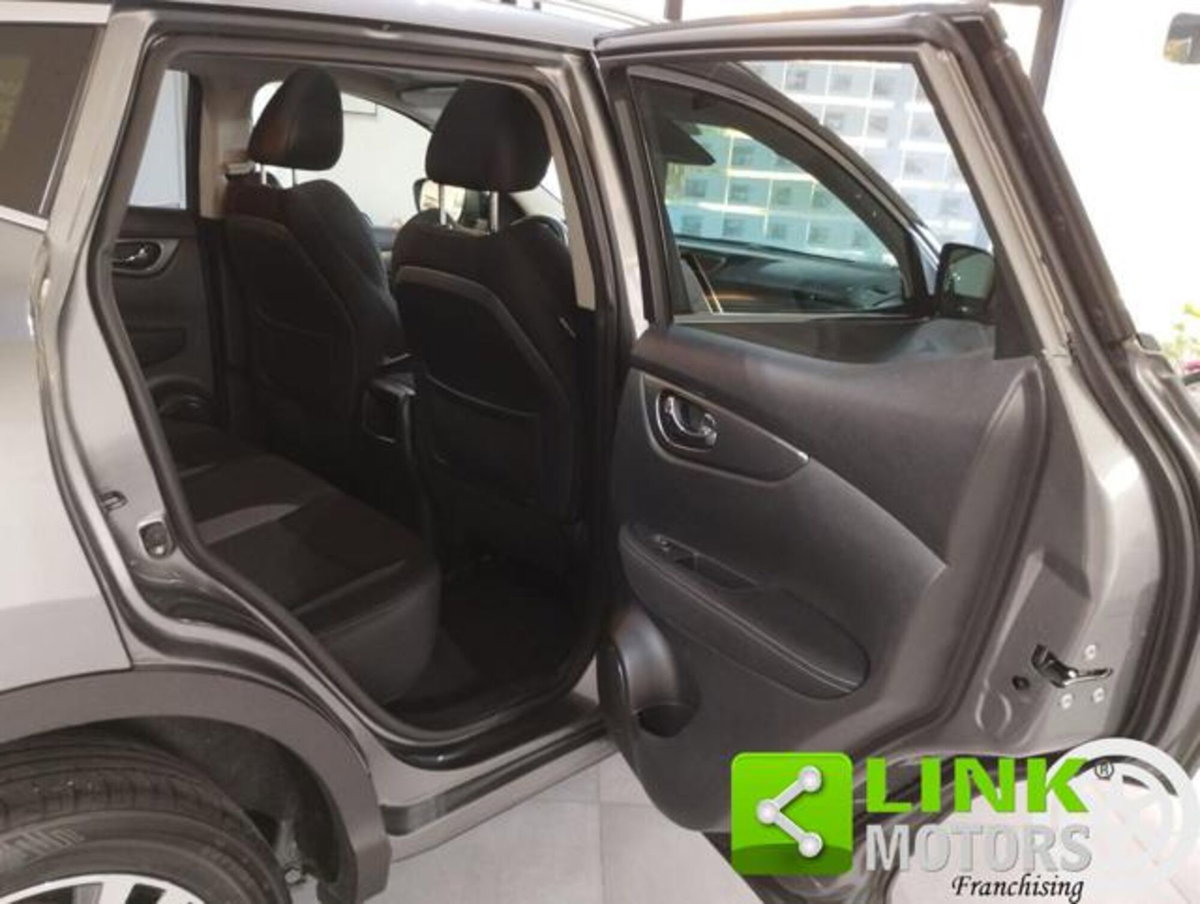 Nissan Qashqai 1.6 dCi 2WD N-Connecta (17)