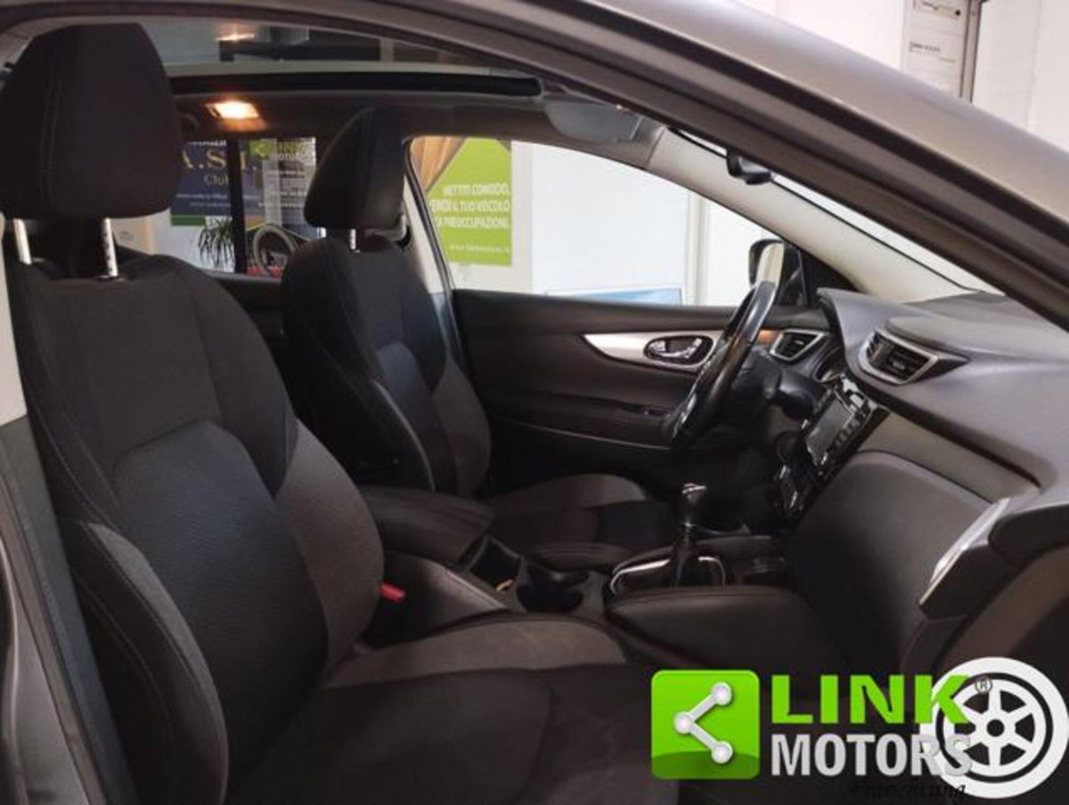 Nissan Qashqai 1.6 dCi 2WD N-Connecta (18)