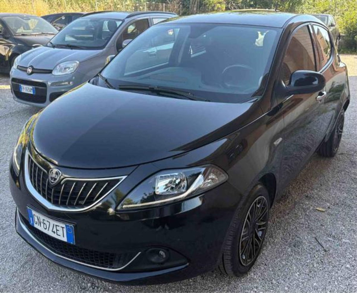 Lancia Ypsilon 1.0 FireFly 5 porte S&S Hybrid Ecochic Gold