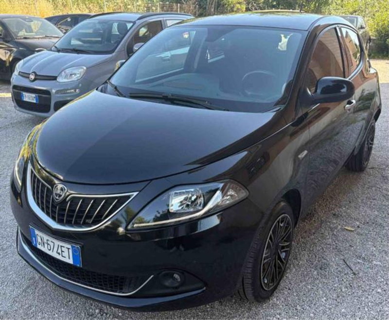Lancia Ypsilon 1.0 FireFly 5 porte S&S Hybrid Ecochic Gold