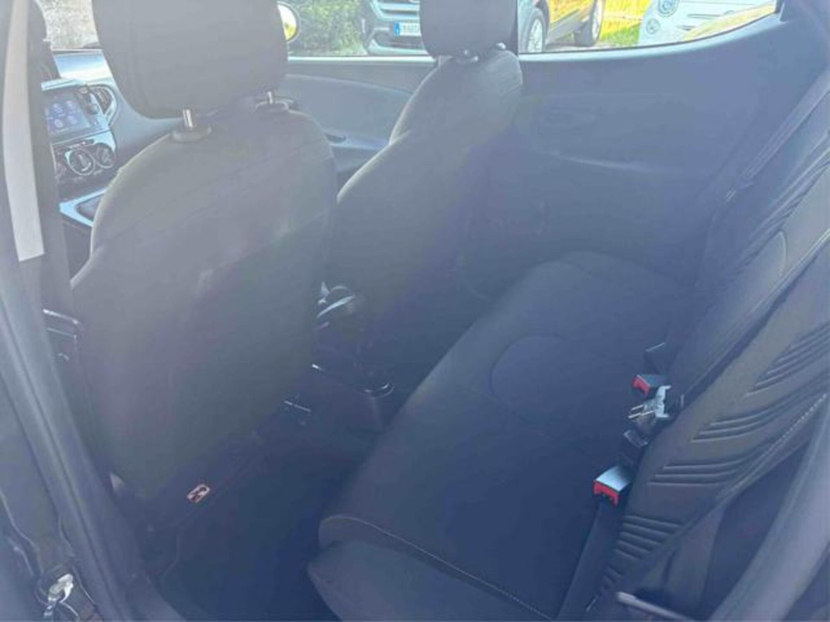 Lancia Ypsilon 1.0 FireFly 5 porte S&S Hybrid Ecochic Gold (11)