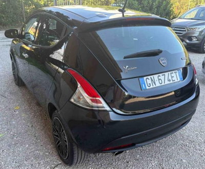 Lancia Ypsilon 1.0 FireFly 5 porte S&S Hybrid Ecochic Gold (3)