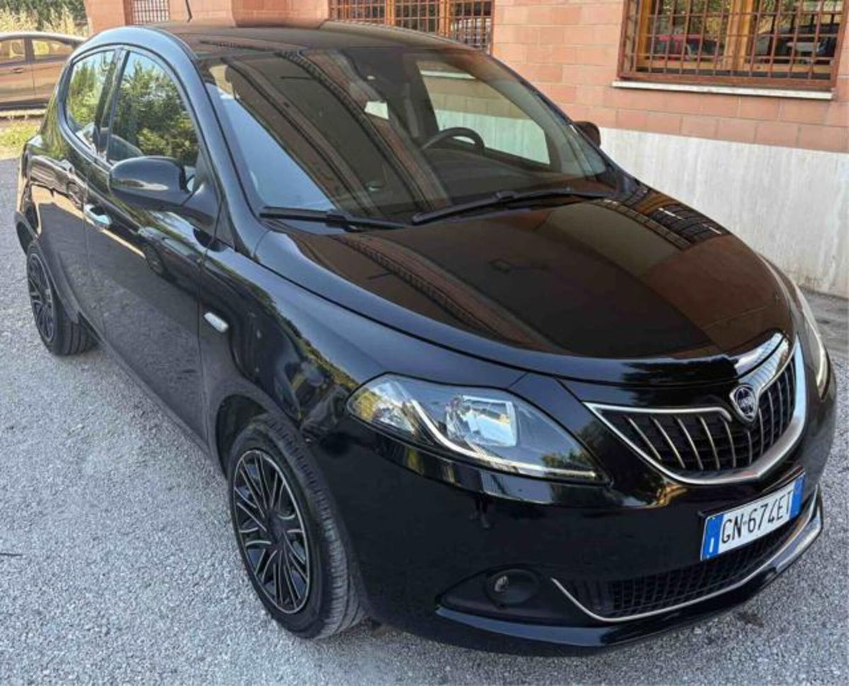Lancia Ypsilon 1.0 FireFly 5 porte S&S Hybrid Ecochic Gold (7)