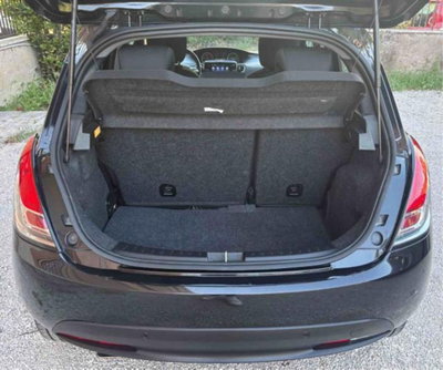 Lancia Ypsilon 1.0 FireFly 5 porte S&S Hybrid Ecochic Gold (9)