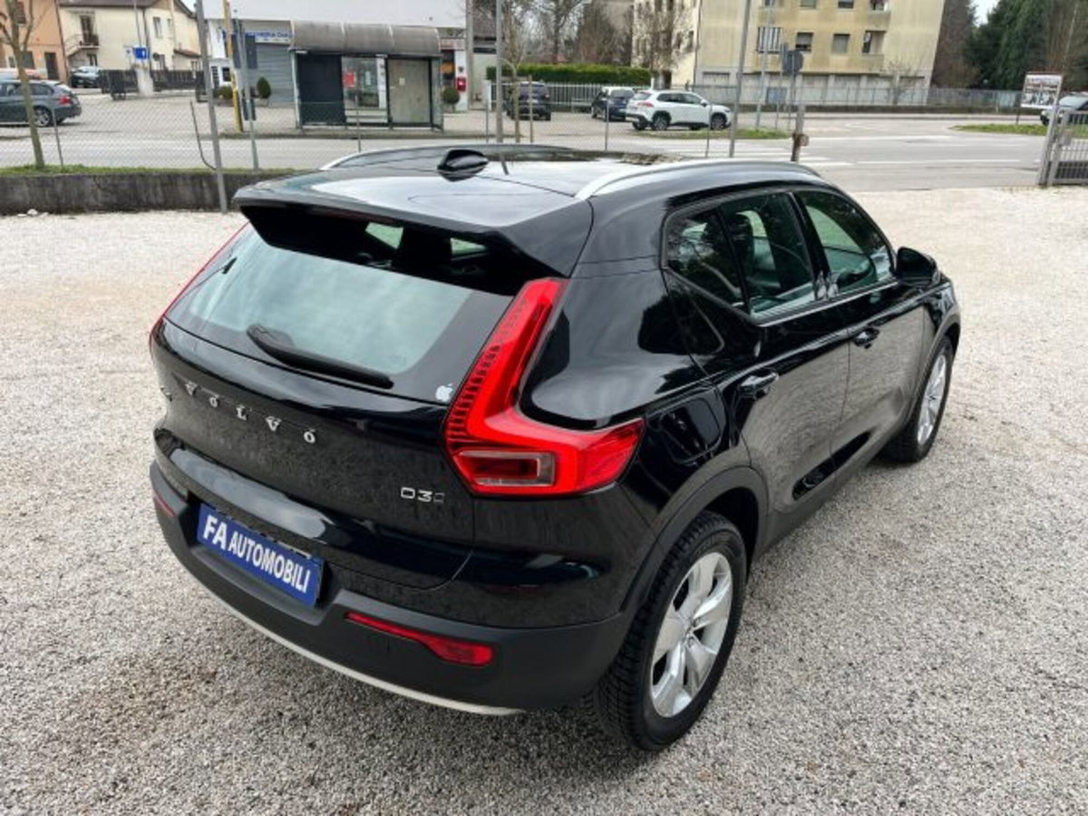 Volvo XC40 D3 AWD Geartronic Momentum (13)