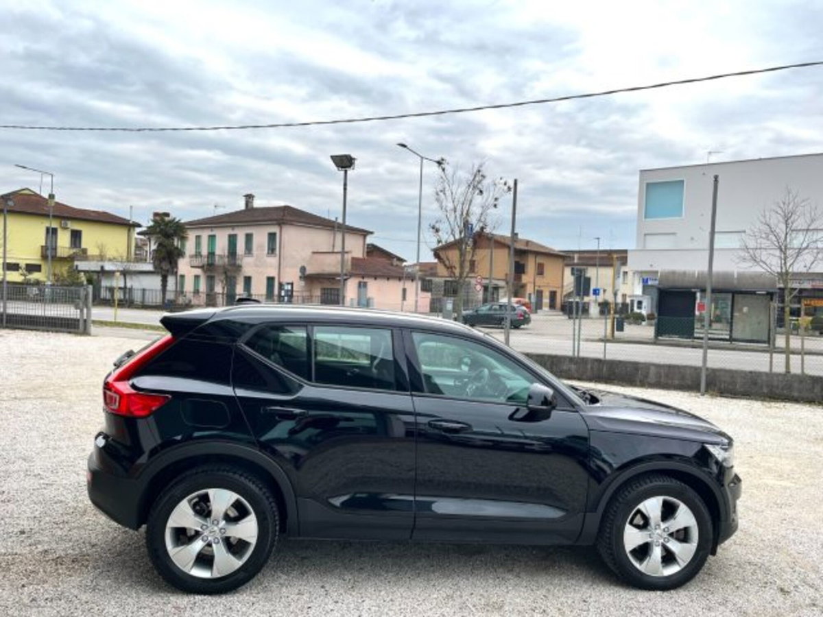 Volvo XC40 D3 AWD Geartronic Momentum (14)