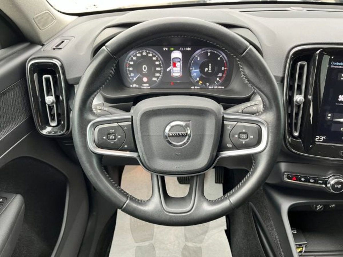 Volvo XC40 D3 AWD Geartronic Momentum (18)