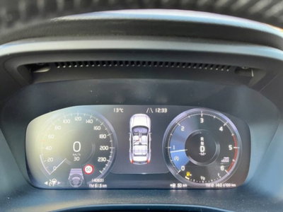 Volvo XC40 D3 AWD Geartronic Momentum (19)