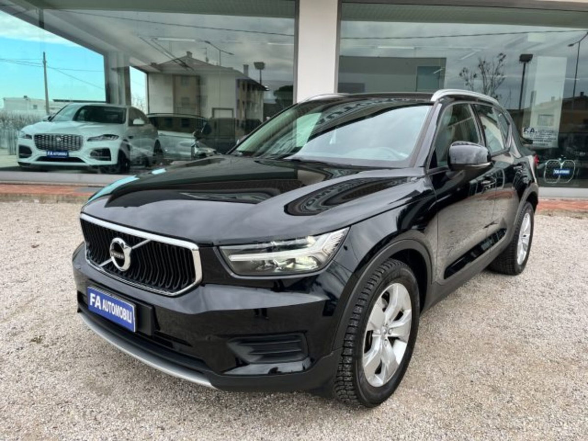 Volvo XC40 D3 AWD Geartronic Momentum (2)