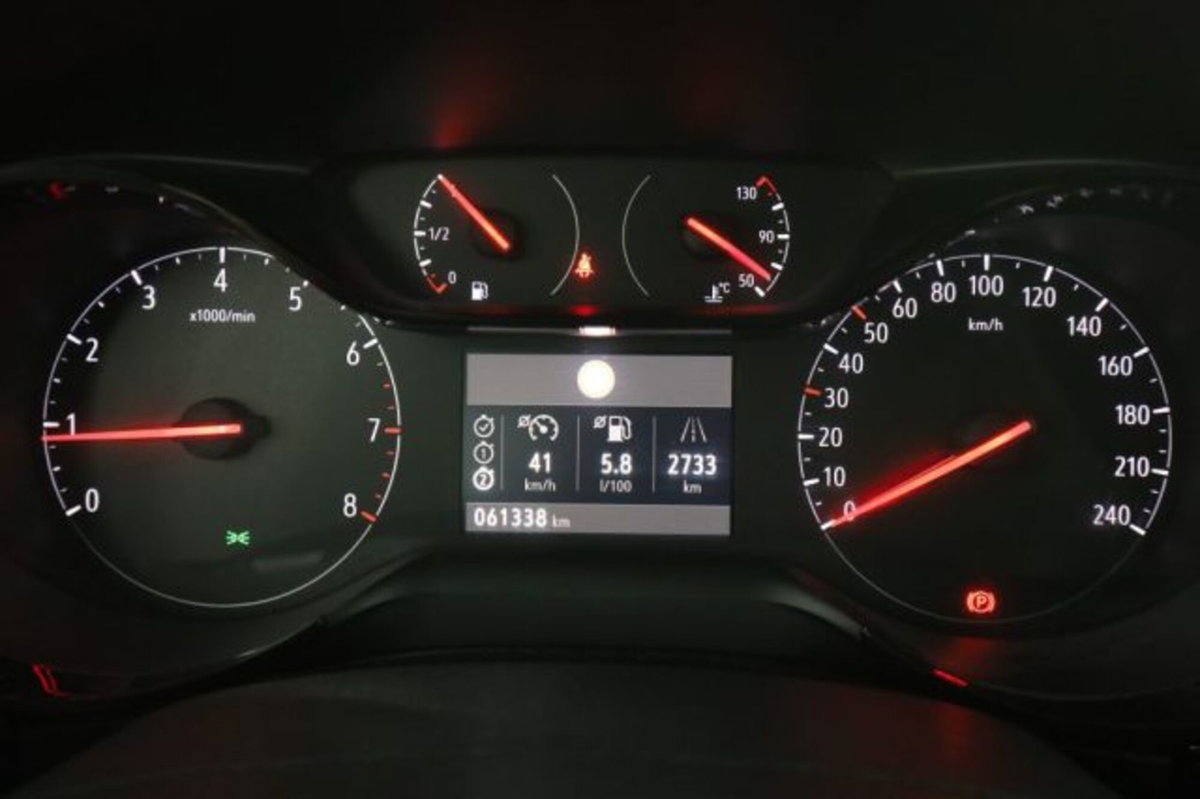Opel Corsa 1.2 100 CV Edition (7)