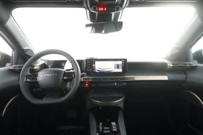 Lancia Ypsilon 1.2 mhev Edizione Cassina e-dct (12)