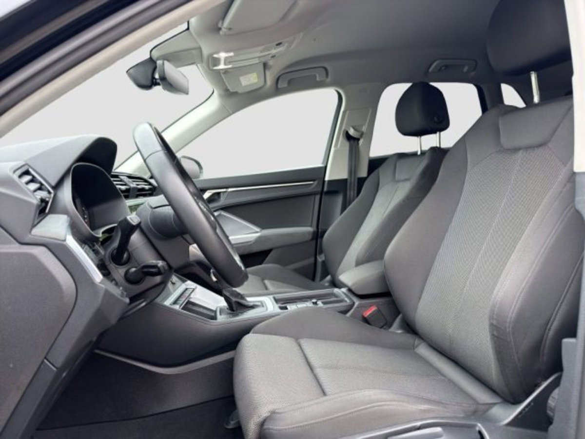 Audi Q3 35 TDI quattro S tronic Business (10)
