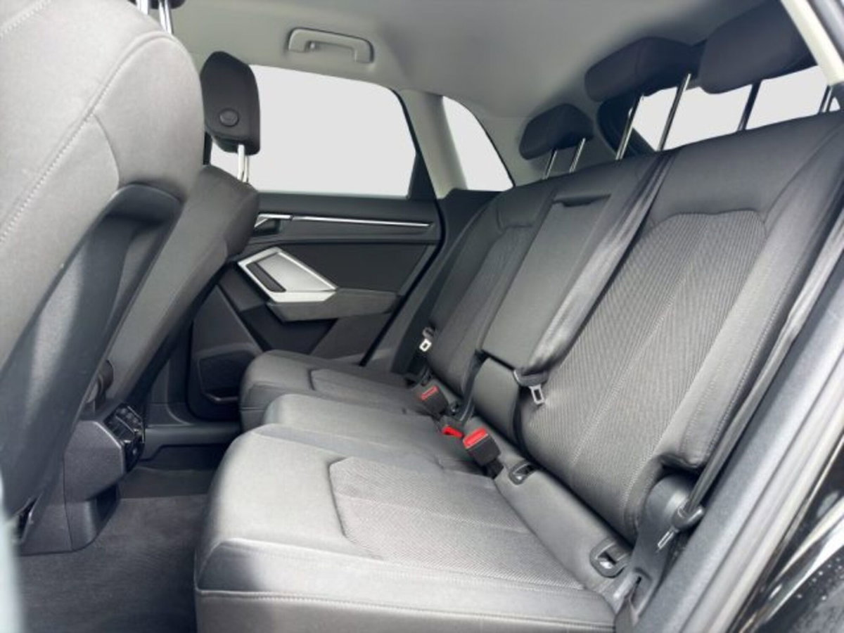 Audi Q3 35 TDI quattro S tronic Business (11)