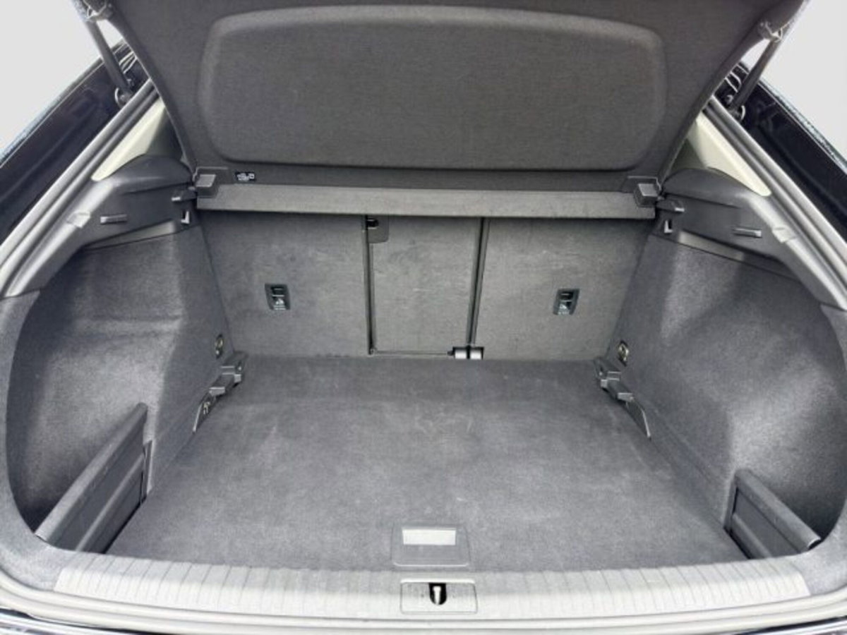 Audi Q3 35 TDI quattro S tronic Business (14)