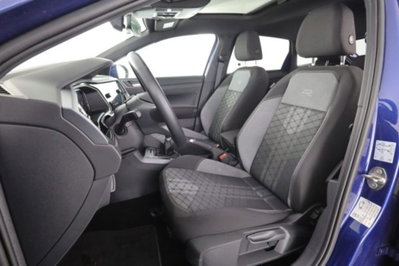 Volkswagen Taigo 1.0 tsi R-Line 115cv (2)