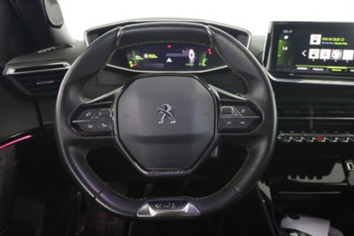 Peugeot 2008 PureTech 130 S&S EAT8 GT Line (5)