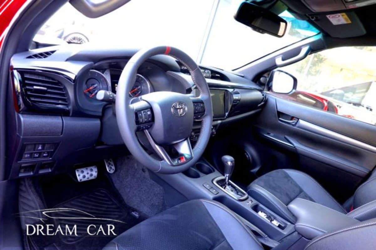 Toyota Hilux 2.8 d-4d double cab GR Sport auto (10)