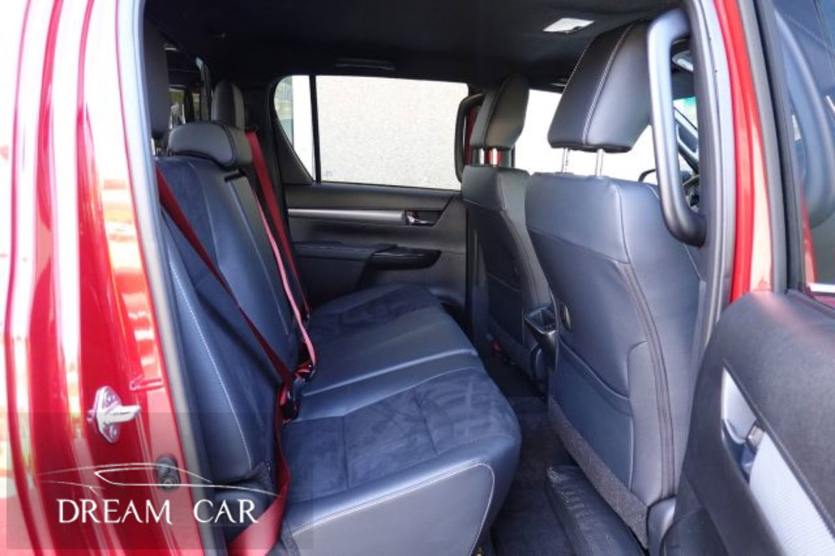 Toyota Hilux 2.8 d-4d double cab GR Sport auto (13)