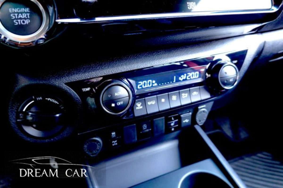 Toyota Hilux 2.8 d-4d double cab GR Sport auto (16)