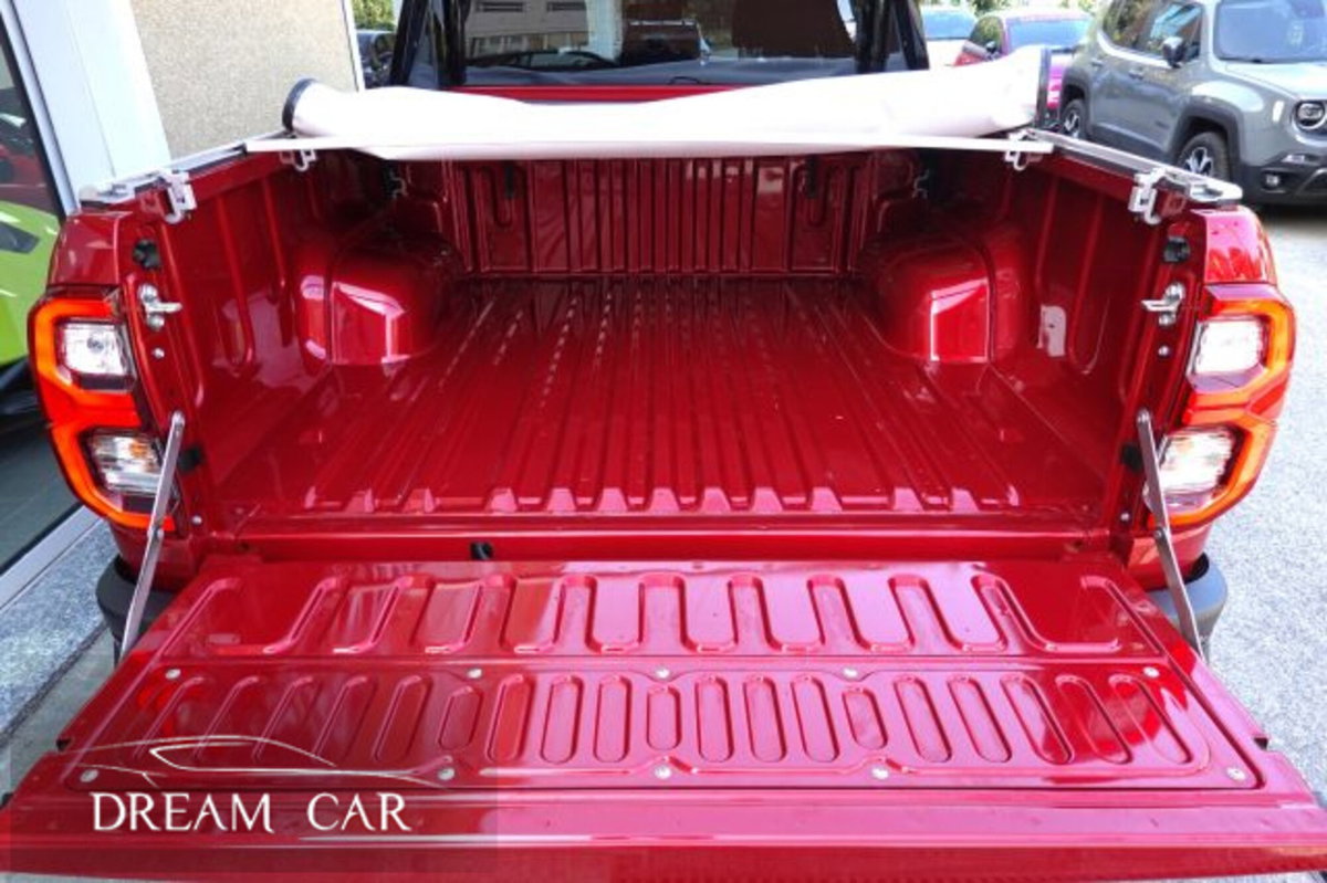 Toyota Hilux 2.8 d-4d double cab GR Sport auto (18)