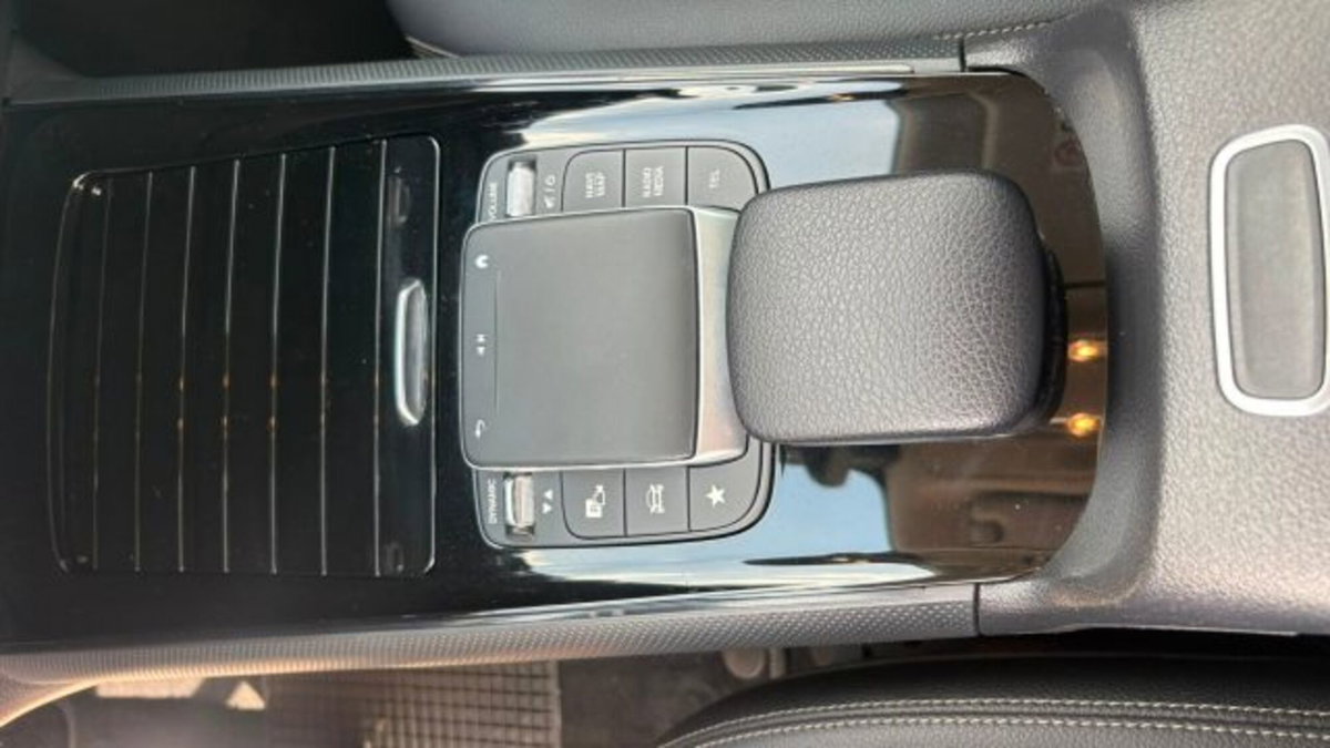 Mercedes-Benz GLA SUV 200 d Business Extra auto (15)