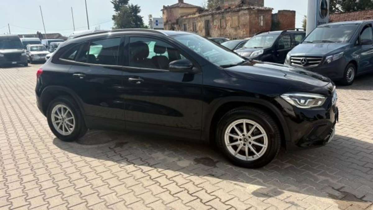 Mercedes-Benz GLA SUV 200 d Business Extra auto (2)