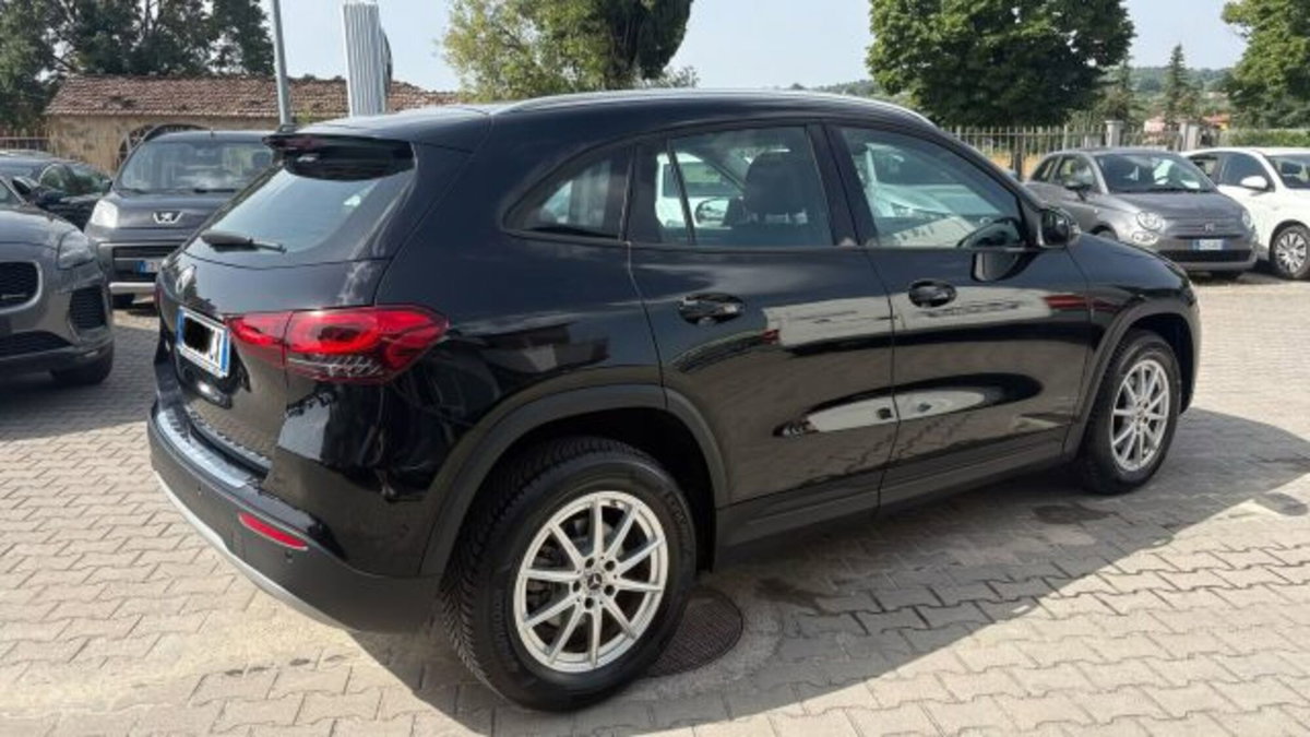 Mercedes-Benz GLA SUV 200 d Business Extra auto (3)