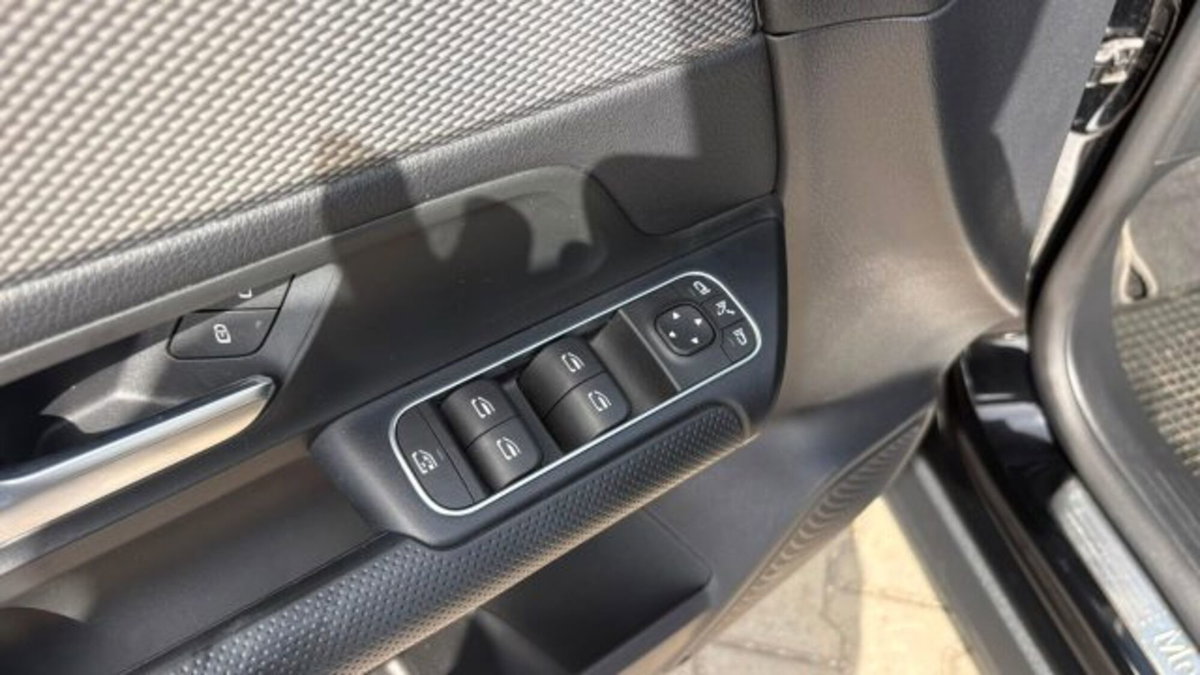 Mercedes-Benz GLA SUV 200 d Business Extra auto (8)