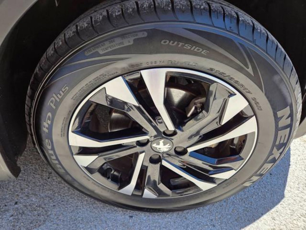 Peugeot 2008 BlueHDi 130 S&S EAT8 GT Pack (12)