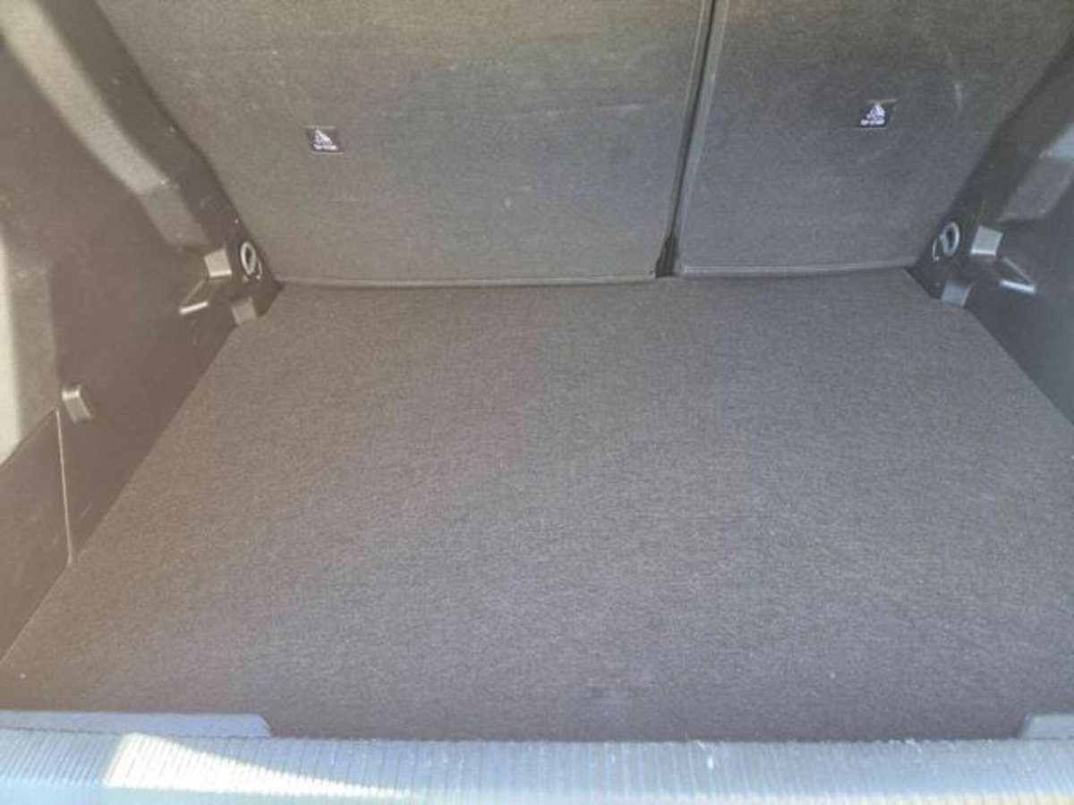 Peugeot 2008 BlueHDi 130 S&S EAT8 GT Pack (4)