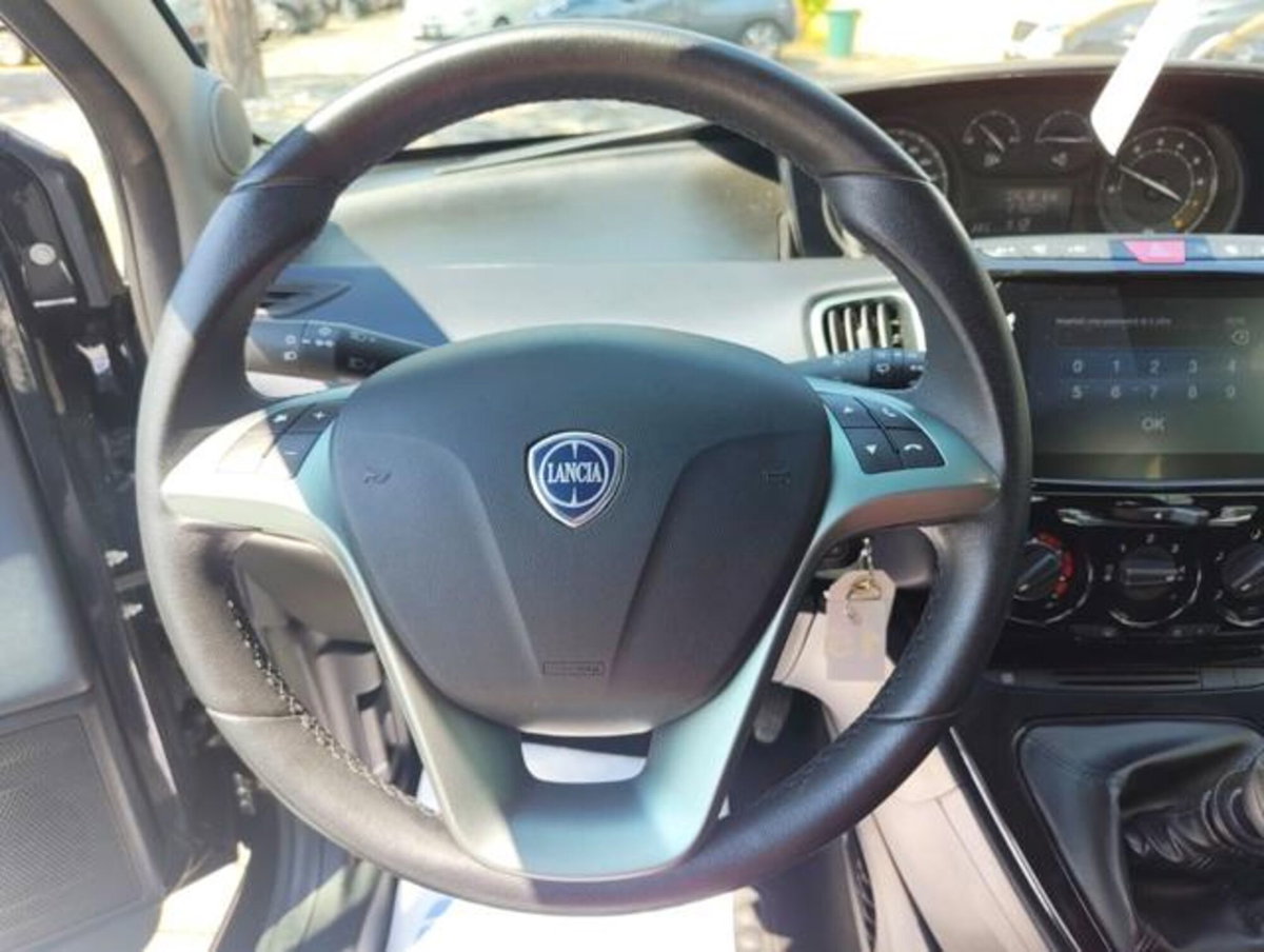Lancia Ypsilon 1.0 FireFly 5 porte S&S Hybrid Ecochic A. Ferretti (7)