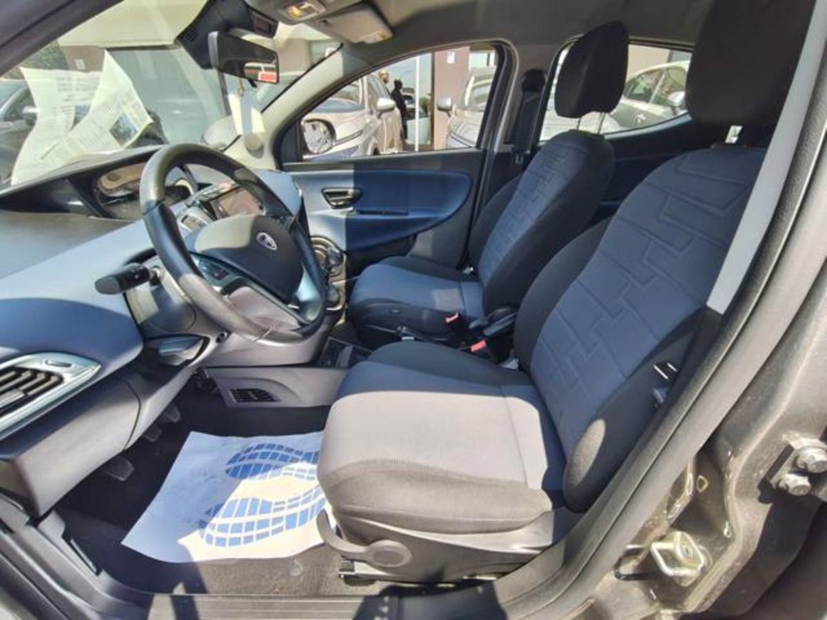 Lancia Ypsilon 1.0 FireFly 5 porte S&S Hybrid Gold Plus (5)