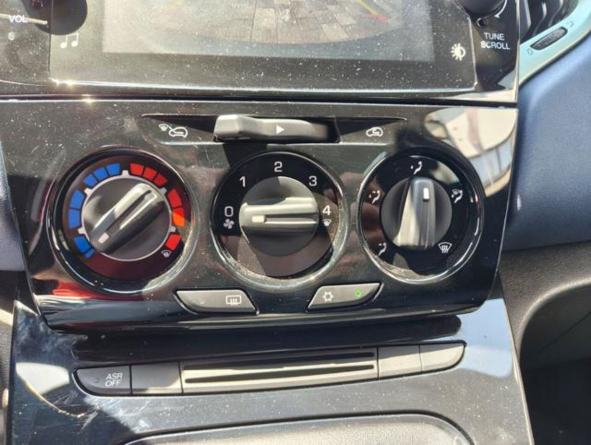 Lancia Ypsilon 1.0 FireFly 5 porte S&S Hybrid Gold Plus (9)