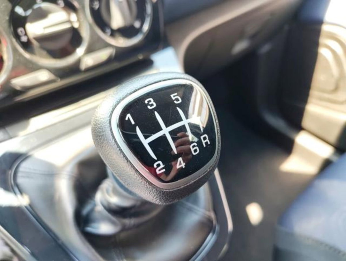 Lancia Ypsilon 1.0 FireFly 5 porte S&S Hybrid Gold Plus (11)