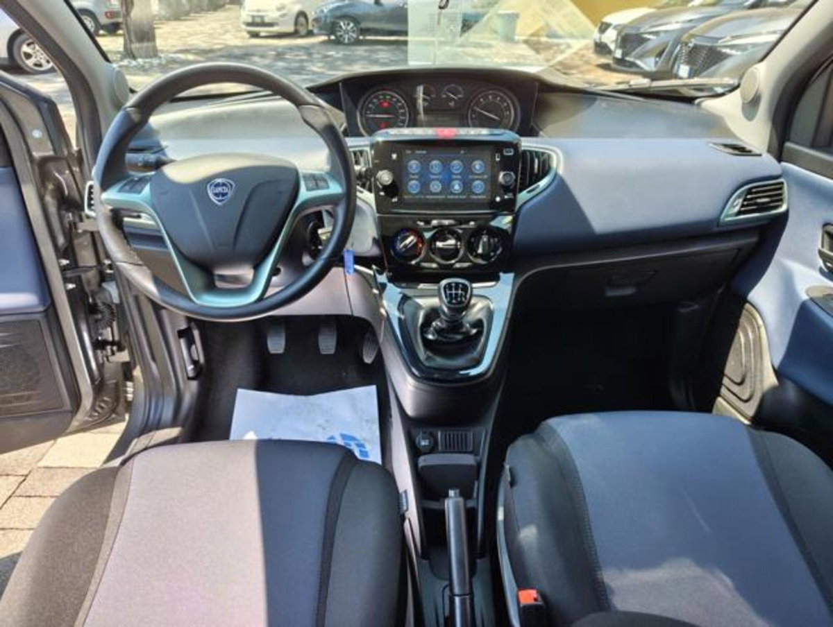 Lancia Ypsilon 1.0 FireFly 5 porte S&S Hybrid Gold Plus (6)