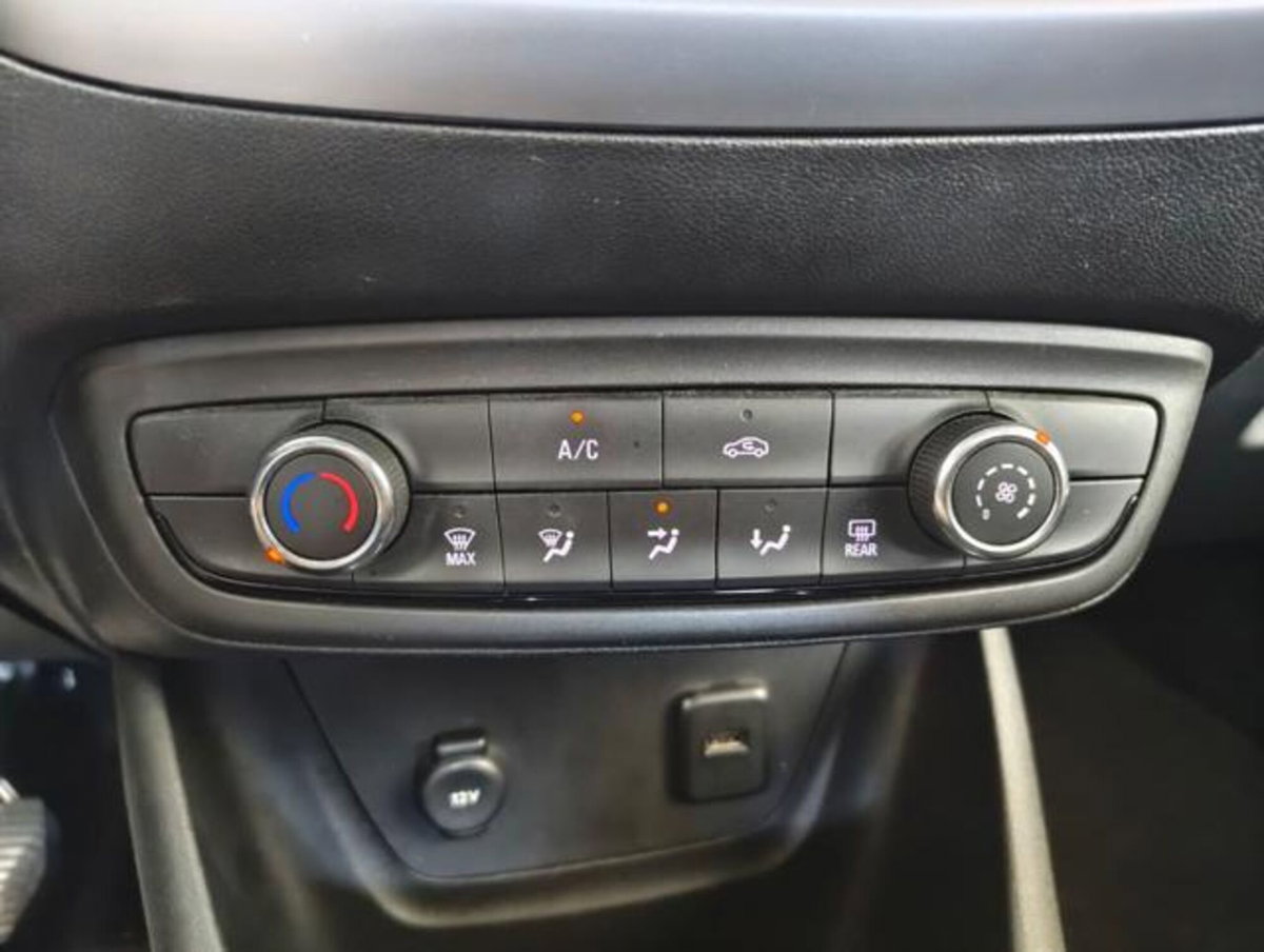 Opel Crossland X 1.2 12V Advance (9)
