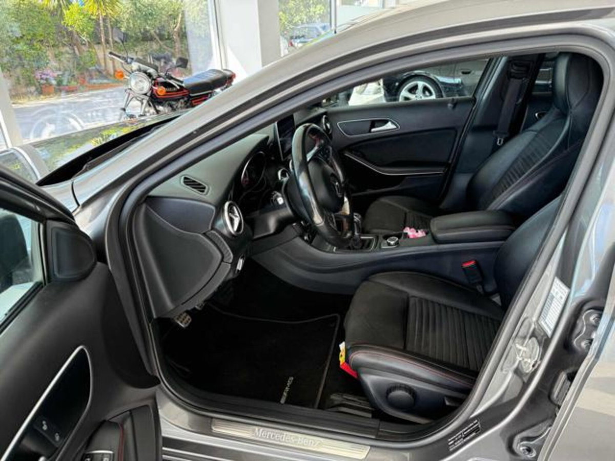 Mercedes-Benz Classe A 180 d Premium (7)